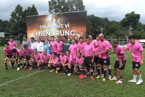 Tiến Linh và dàn sao Vbiz đá bóng gây quỹ hỗ trợ miền Trung