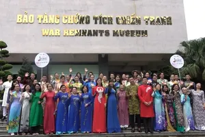 MC Quỳnh Hoa truyền cảm hứng tình yêu áo dài trong cộng đồng