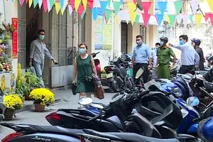 Video: TP.HCM cho cách ly người tiếp xúc bệnh nhân 1883