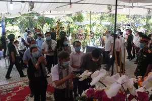 Video: Người dân Bến Tre tiếc thương ông Hai Nghĩa