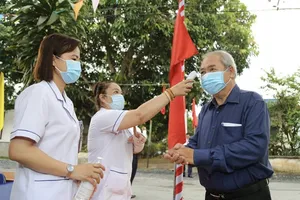 Video: Không để người có biểu hiện ho, sốt tham gia tổ bầu cử