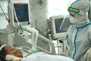 Video: 160 bệnh nhân nặng được điều trị tại bệnh viện hồi sức COVID-19 TP.HCM