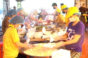 Video: Bữa cơm yêu thương - Chia sẻ để gần nhau hơn