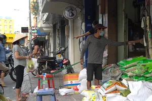 Video: Người dân TP.HCM hối hả trước giờ siết chặt giãn cách