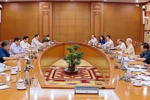 Cả hệ thống chính trị đoàn kết chống dịch