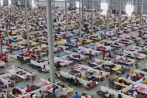 Video: Bên trong khu điều trị 13.000 F0 tại Bình Dương