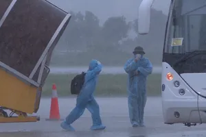 Video: Chuyến bay đầu tiên đưa công dân Gia Lai về từ TP.HCM