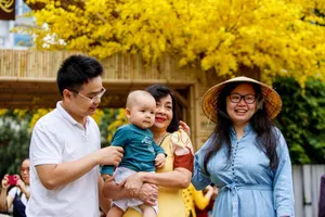 Video: Cuối tuần du xuân Phố ông đồ ở TP.HCM