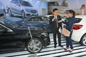 Bị truy thu thuế 100 tỉ đồng, Mercedes khiếu nại 