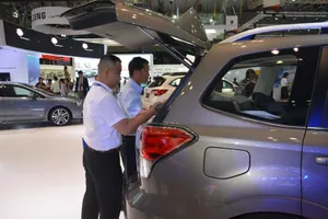 Nhiều mẫu ô tô bán tháo, 'chết yểu' vì không ai mua