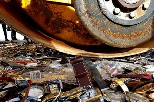 Đồng hồ Trung Quốc giả Rolex tuồn vào Việt Nam 