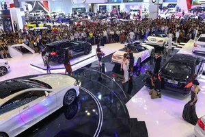 Hai doanh nghiệp ô tô nợ thuế trên 757 tỉ đồng