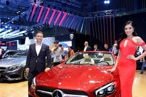 Người Việt giảm mua ô tô nhập nguyên chiếc, vì sao?