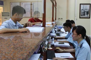 Không thu thuế, phí hải quan bằng tiền mặt từ 1-4