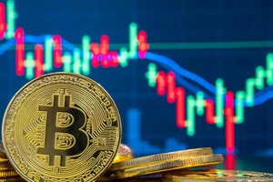 Giá Bitcoin bất ngờ tăng sốc, sắp chạm ngưỡng 5.000 USD