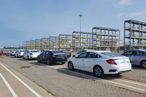 Kiếm thêm 4.000 tỉ đồng nhờ ô tô nhập khẩu tăng kỷ lục 