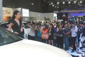 Ô tô Indonesia giá hơn 290 triệu đồng/chiếc tràn vào Việt Nam