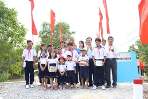 SASCO xây cầu giao thông, trao 300 suất học bổng