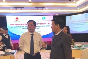 Bộ trưởng lo thịt heo giá 26.000 đồng/kg tràn vào VN