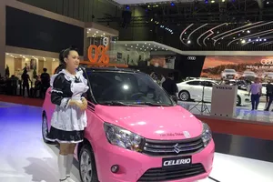 'Sặc sỡ' sắc màu xe đô thị nhỏ, đa tiện ích tại triển lãm ô tô