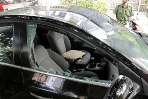 Chủ xe muốn tránh vỡ kính cửa ô tô, hãy tắt bluetooth