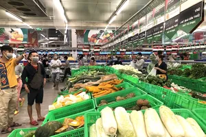 Tiêu thụ rau, tôm, thịt...vẫn còn nhiều vướng mắc