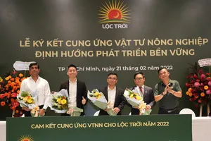 Ông lớn ngành gạo bắt tay giảm 1 triệu lít hóa chất xuống đồng ruộng 
