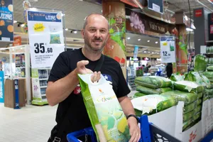 Gạo thơm thương hiệu Việt lên kệ đại siêu thị lớn nhất châu Âu