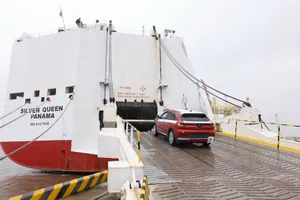 8 nhóm hàng xuất khẩu đạt giá trị hơn 10 tỉ USD 