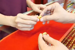 Kinh doanh vàng không xuất hóa đơn điện tử sẽ bị thu hồi giấy phép