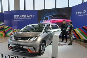 Ô tô nhập khẩu từ Trung Quốc ồ ạt vào Việt Nam trong bối cảnh xe nhập giảm