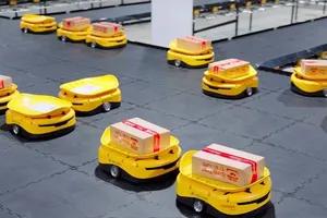 Logistics chuyển đổi xanh bằng xe tải điện mặt trời, robot