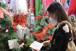 Thị trường đồ trang trí ảm đạm trước Giáng sinh