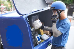 Bài cuối- Bỏ ngay việc miễn thuế hàng nhập giá rẻ để tạo sân chơi công bằng