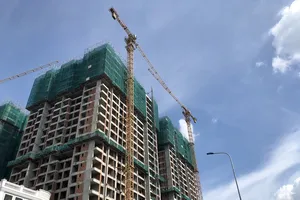 Căn hộ hạng B rơi vào vòng xoáy khan hiếm, tăng giá: Đâu là giải pháp?