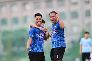 Giành ngôi Á quân quả cảm, Pháp Luật TP.HCM - Znews thẳng tiến ra Bắc Ninh