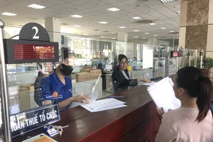 Thu ngân sách TP.HCM vượt 190.000 tỉ đồng, thuế thu nhập cá nhân tăng trên 20% 