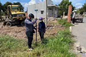 Tìm cách giải bài toán 'tiền đâu mua lại đất của chính mình khi chuyển mục đích sử dụng'