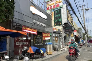 Mặt bằng nhà phố 'đỏ mắt' tìm khách thuê cuối năm