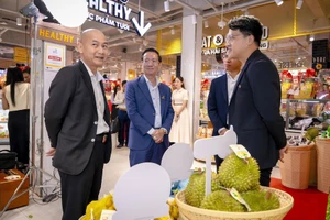 Doanh nghiệp Việt hợp tác đưa trái cây chuẩn xuất khẩu về 'sân nhà'