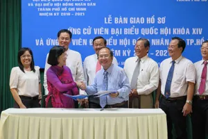 TP.HCM: Bàn giao hồ sơ ứng cử viên đại biểu Quốc hội