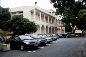 TP.HCM: Đề xuất không mua xe công mà đi thuê