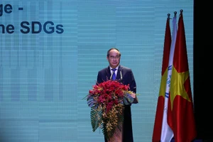 Bí thư Nguyễn Thiện Nhân nói tiếng Anh ở hội nghị IPU