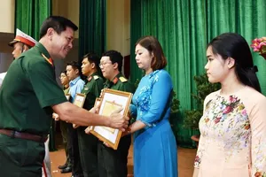  Đấu tranh trước các nội dung độc hại, xuyên tạc trên mạng