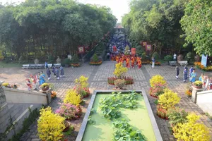 TP.HCM dâng cúng bánh tét lên Quốc tổ Hùng Vương