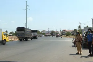 Chủ tịch TP.HCM quyết định lập 62 chốt kiểm soát dịch COVID-19