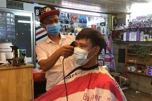 Tiệm cắt tóc ở TP.HCM có bị tạm dừng hoạt động?