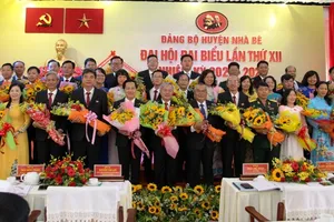 Ông Dương Thế Trung tái đắc cử bí thư huyện Nhà Bè