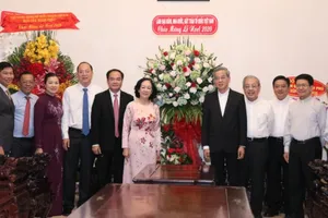 Trưởng Ban Dân vận Trung ương chúc Giáng sinh tại TP.HCM