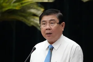 Chủ tịch TP.HCM: Đi làm về mệt mỏi, tối còn bị karaoke tra tấn